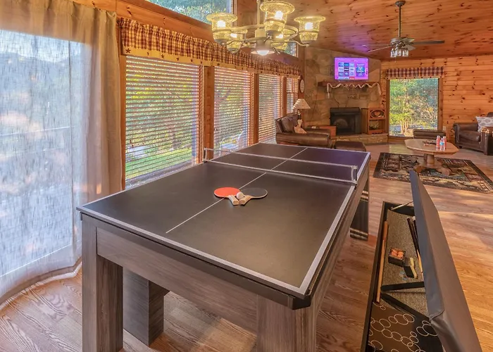 Real Log Cabin With Amazing Views, Hot Tub, Sauna, Games