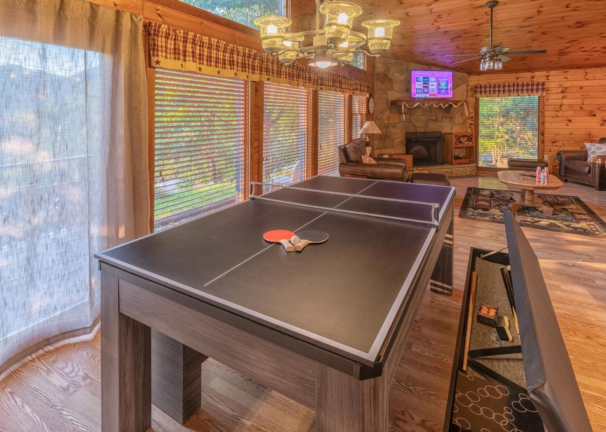 Real Log With Amazing Views, Hot Tub, Sauna, Games Casa de Férias Gatlinburg