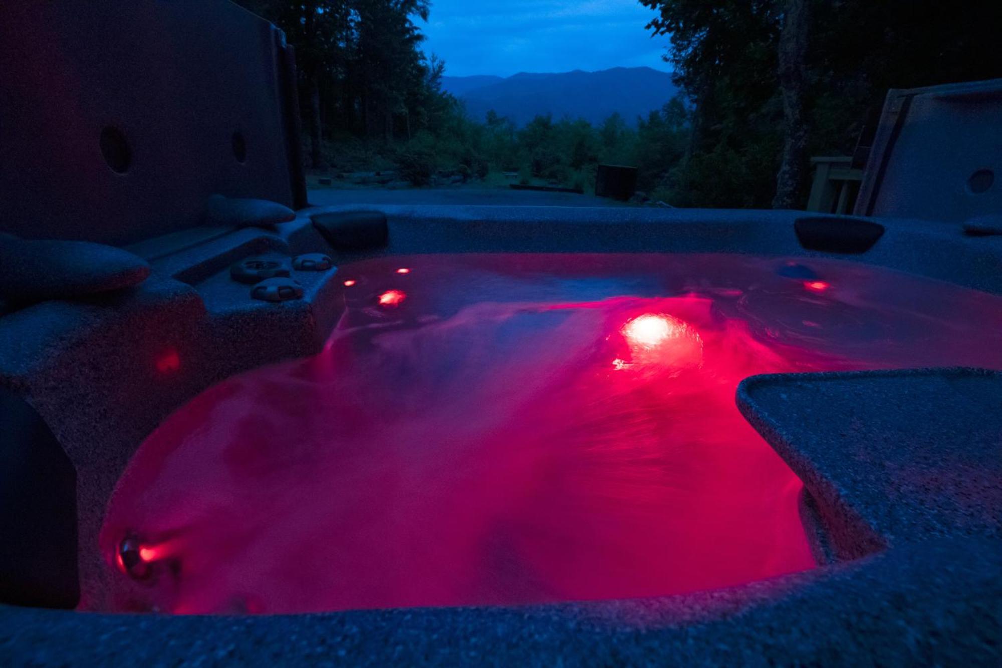 Ferienhaus Real Log With Amazing Views, Hot Tub, Sauna, Games