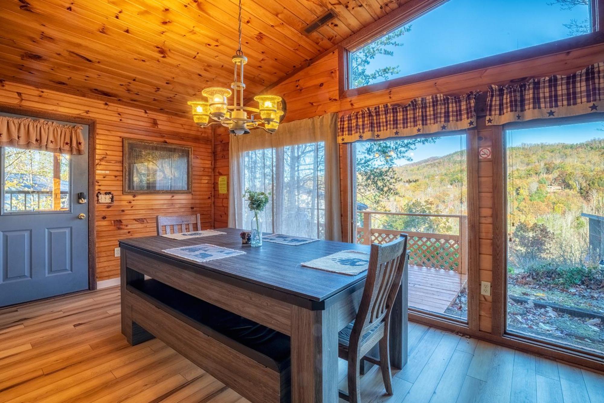 Real Log With Amazing Views, Hot Tub, Sauna, Games Ferienhaus