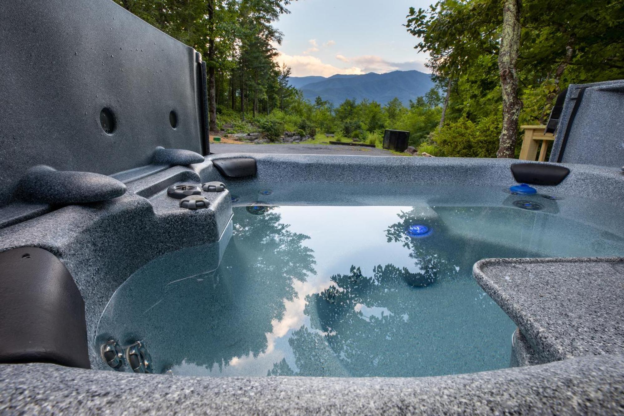 Ferienhaus Real Log With Amazing Views, Hot Tub, Sauna, Games Gatlinburg