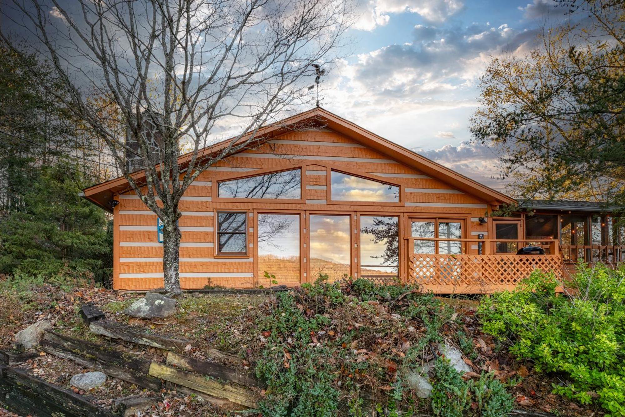 Ferienhaus Real Log With Amazing Views, Hot Tub, Sauna, Games *